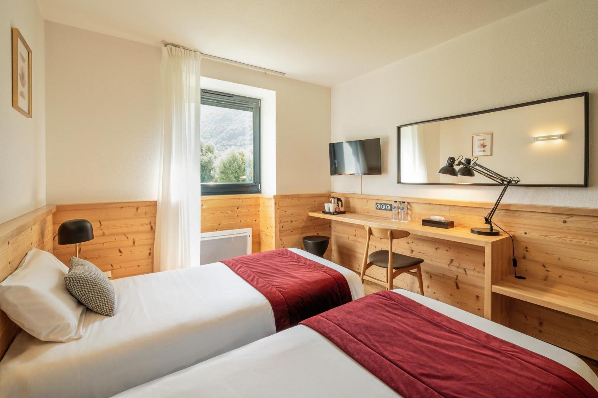 Golf Hôtel Grenoble Charmeil Saint-Quentin-sur-Isère Exterior foto